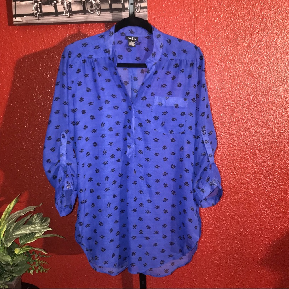 Rue21. Large. Blue with Black Skulls.